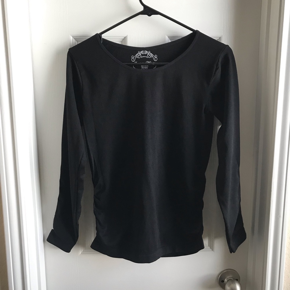 🌧️ NWOT Black Long Sleeve Maternity Shirt